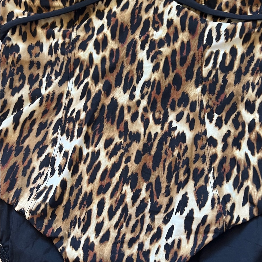 Amoressa Slimming cheetah Print One Piece - Picture 6 of 14